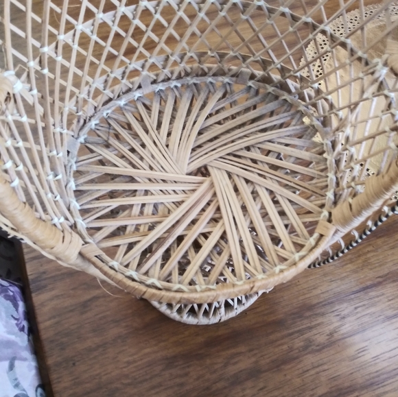 Vintage Wicker Doll/Plant Chait - Picture 4 of 4